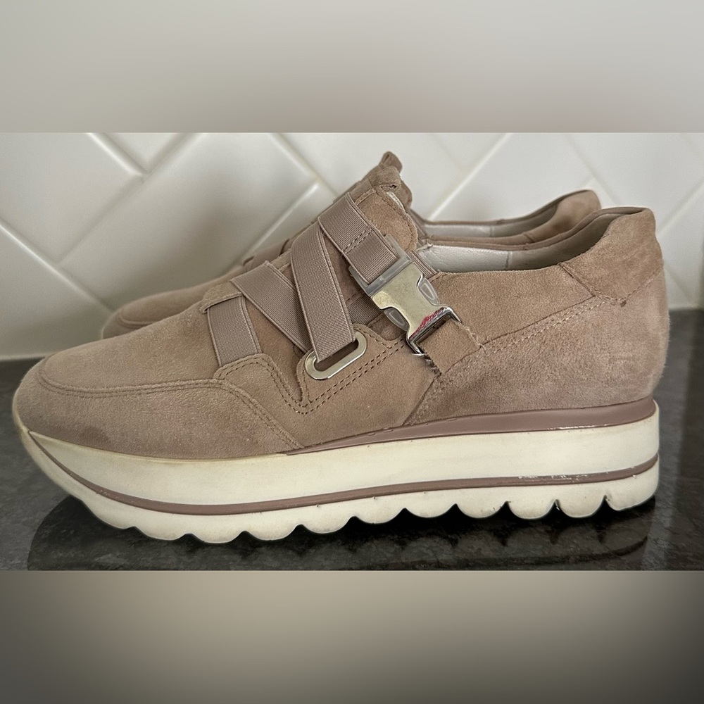 Gabor Women’s Beige Suede Shoe size 4.5 UK and size 7 in US. - Picture 1 of 11